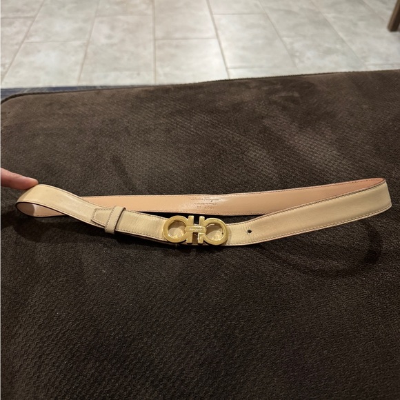Salvatore Ferragamo GANCINI beige and gold belt M - Picture 3 of 13